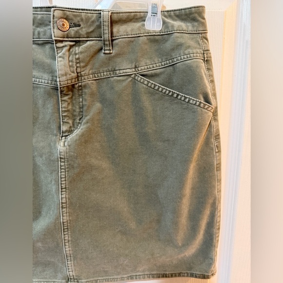 American Eagle Outfitters Olive/Grey Corduroy Highest Rise Mini Skirt - Picture 2 of 7